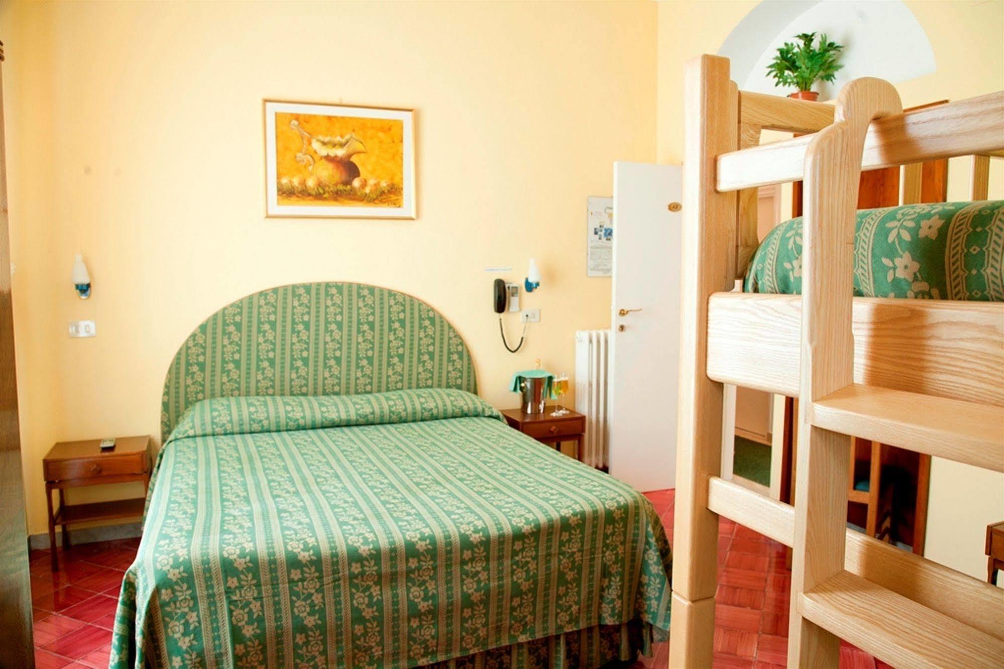 Hotel Carmencita Anacapri  Zimmer foto